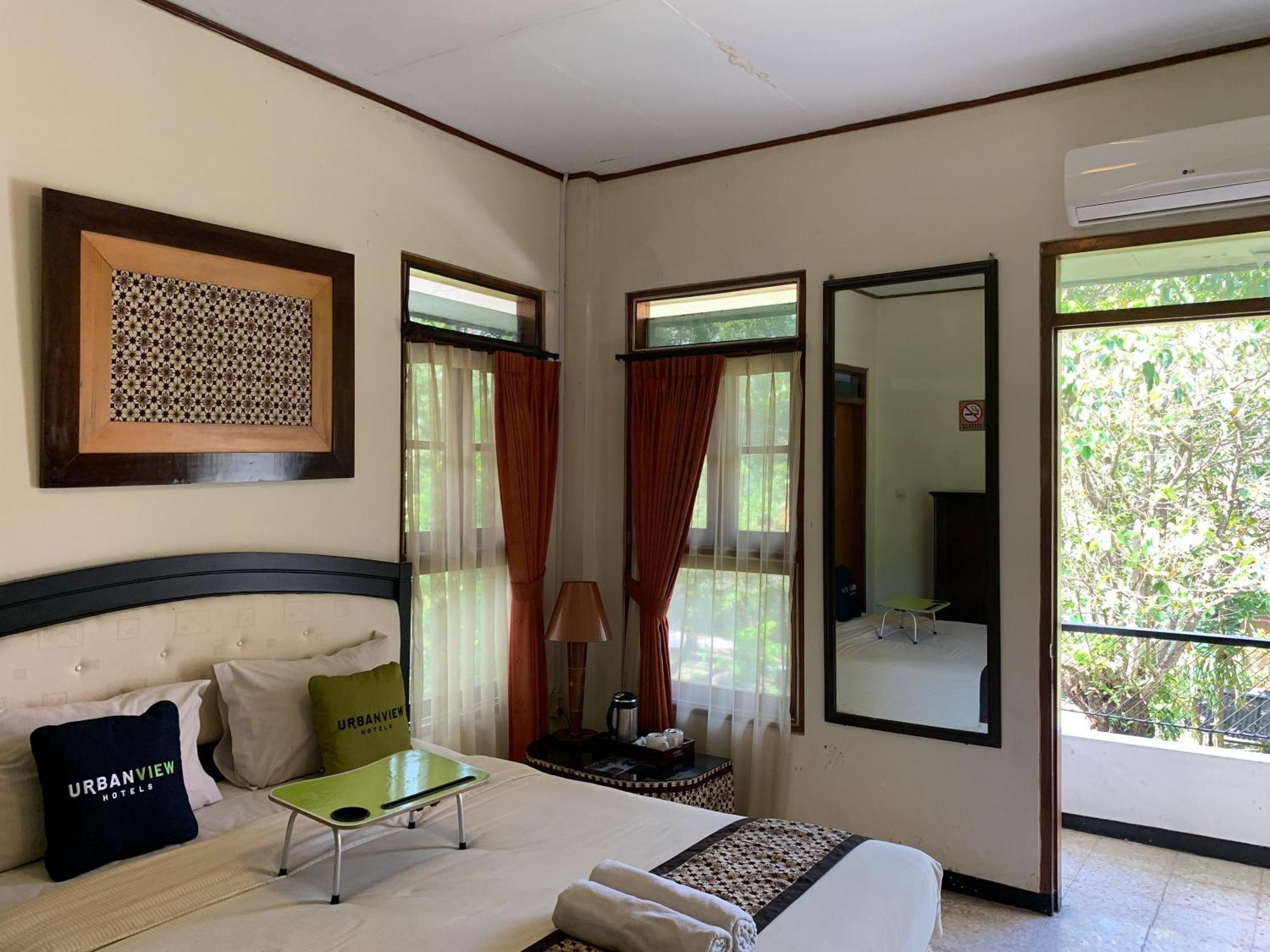 Urbanview Sasono Putro Condoongcatur By Reddoorz Kejayan Buitenkant foto
